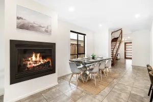 Image of Chic 4 br, 2 storey, ocean view & family friend