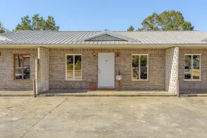 Image of Unit 19 Green Acres Apartment