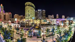 Image of Lovely 2 bedroom condo w/free parking downtown KC