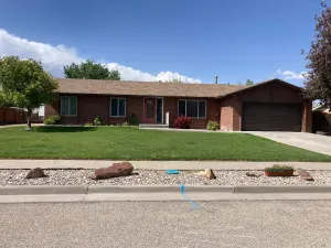 Image of Cheerful 3 Bedroom Home With Indoor Fireplace