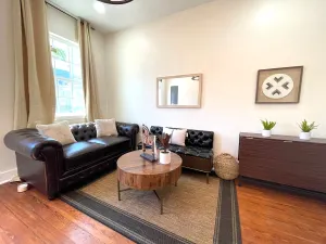 Image of Beautiful 3bed 2Ba Home in Uptown New Orleans! Close to Magazine St/Universities