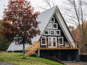 Image of Cozy A-Frame Getaway Minutes from Nelson Ledges