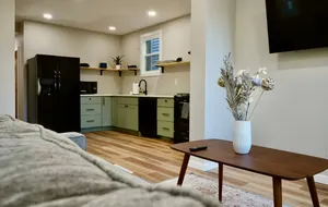 Image of Stunning Remodeled 1-Bedroom