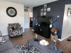 Image of Cozy 2Br 1Ba Near YSU & Downtown Youngstown