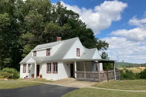 Image of Peacefield: Farmhouse in the Shenandoah Valley