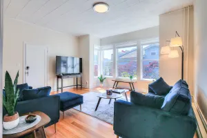 Image of 1 BR apt - spacious King - in downtown Juneau