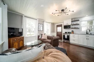 Image of Charming retreat w/firepit near central college