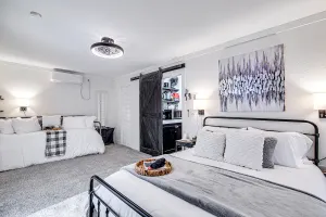 Image of #1 Old Town Cottage Burleson walk to entertainment