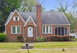 Image of Charming cottage near downtown Opelika!