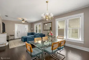 Image of Gorgeous Gladstone Getaway!