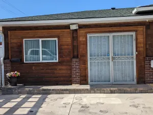 Image of 5 minutes away - Studio