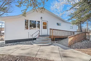 Image of Farmhouse Ranchette - Horses Welcome