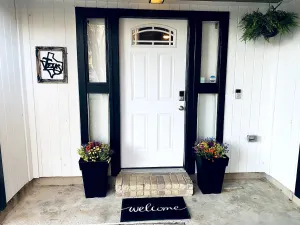 Image of Spacious 3 BDRM for 9 - SA & NB