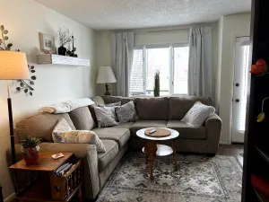 Image of Cozy condo close to campus!