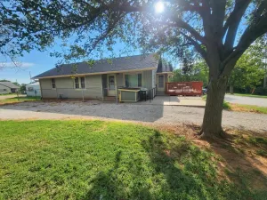 Image of Hummingbird Lakeview House