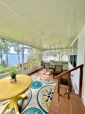 Image of Lakeview Living