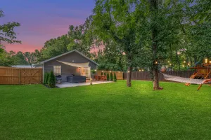 Image of The Luxe/HotTub/Playground/12min KHP/30min Ark