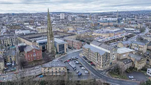 Image of Chic Mill conversion beside Piece Hall & Eureka!