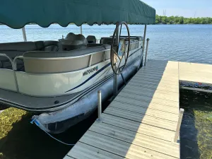 Image of Delightful Lakeshore Cottage, Great Swim & Lakeside Amenities, +22 Foot Pontoon