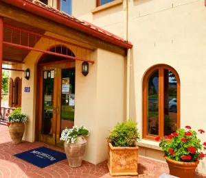 Image of Tuscan Villa in Myrtleford