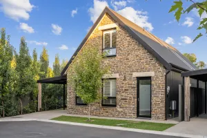 Image of Vale 194 - Luxury Accommodation in McLaren Vale - 5 holiday homes with king size beds