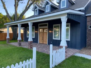 Image of Four Bedroom Downtown Tomball Cottage
