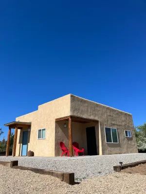 Image of Chic Casita 3 miles from Plaza