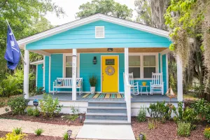 Image of Beaufort Cottage very close to downtown.