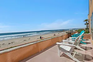 Image of Gorgeous Large 3 Bedroom Direct Oceanfront