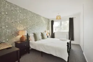 Image of Large 2-br City Home Free Parking Sleeps 6