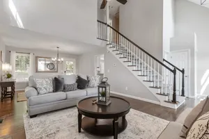 Image of Cozy Getaway: Extended Stay, 5BR Open Air Near DT