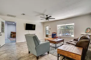 Image of Granbury Cottage, Steps to Lake and Dock!