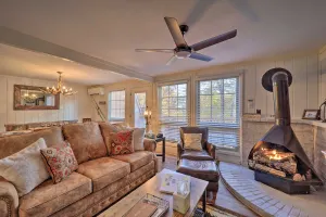 Image of White Tail Retreat with Shared Hot Tub and Pool Access