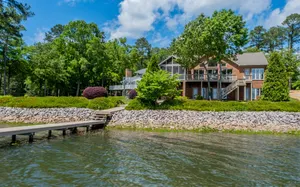 Image of Grandview Lodge | Magnificent Main Lake Views | 3 Night Min