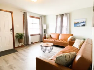 Image of Comfy Home in Niagara Falls USA | Free Parking