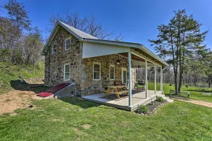 Image of Patio and Fire Pit Idyllic Cottage in Hellertown!