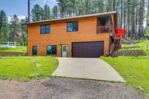 Image of Keystone Escape with Amazing Mt Rushmore View!