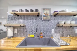 Image of Downtown Oasis! 2 bedroom w/ office