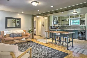 Image of Quiet Country Home in Ava with Chic Interior!