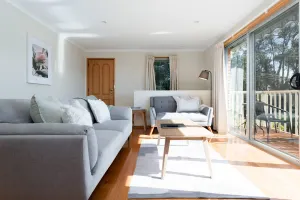 Image of Beautiful Sunny Home: Close to the CBD & Gorge