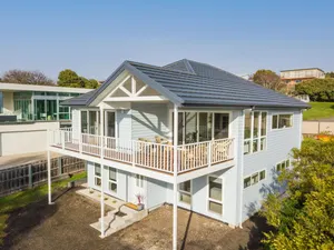 Image of Beach House on Bentley