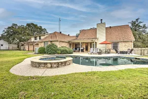 Image of Gainesville Home with Outdoor Oasis, 16 Mi to Lake