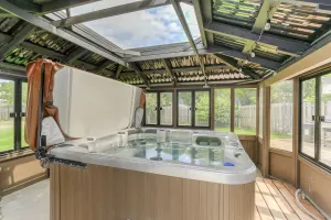 Image of Spacious 5-BR Retreat: Oasis Getaway