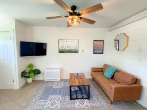 Image of Cozy Apt, Great Location, Patio, Walk to Downtown!