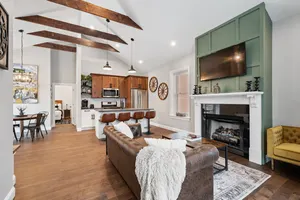 Image of Adorable Reymer Carriage Repair Loft!