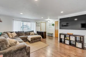 Image of Cozy 3 Bedroom Family Home - Fenced Yard & Patio!