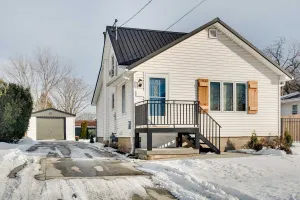 Image of Charming Iowa Abode Near Knoxville Raceway!