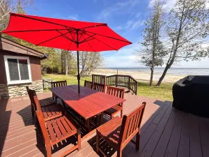 Image of Lakeside Lodge on Lake Huron
