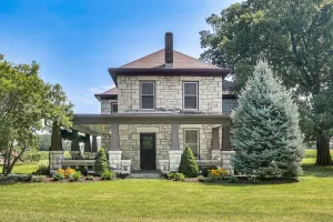 Image of Pet-Friendly Home Grill and Fire Pit in Manhattan