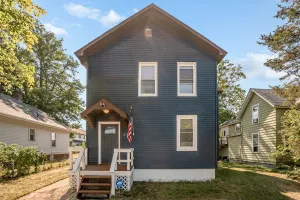 Image of Great Lakes Downtown Duplex: 2 units in one!